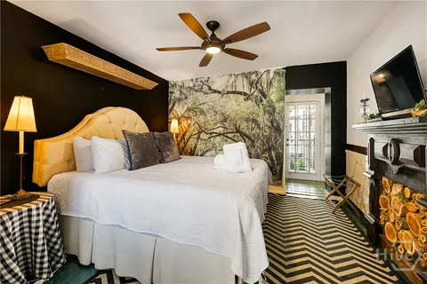 $1,050,000 | 407 East Jones Street, Savannah, GA 31401