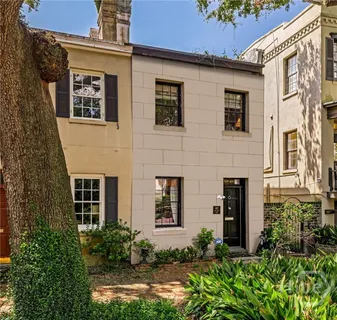 $1,050,000 | 407 East Jones Street, Savannah, GA 31401
