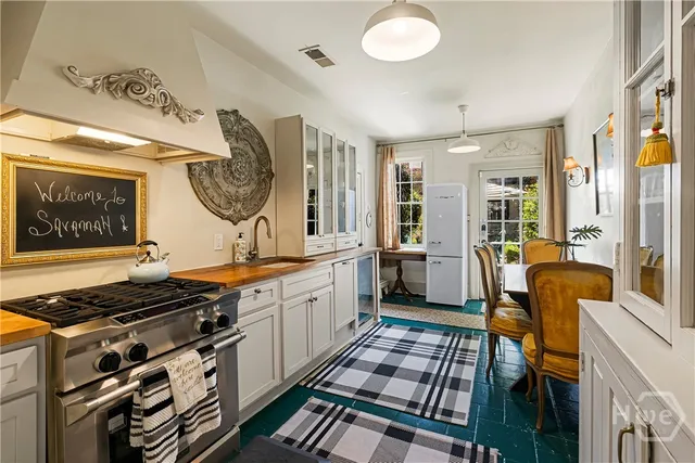 $1,150,000 | 407 East Jones Street, Savannah, GA 31401