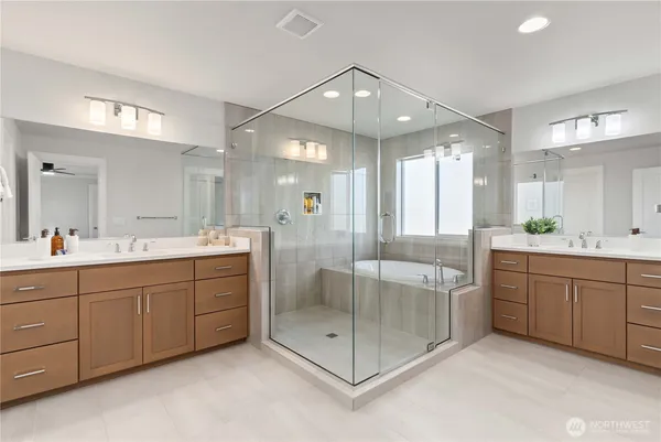 $1,299,999 | 33473 Walnut Avenue Southeast, Black Diamond, WA 98010