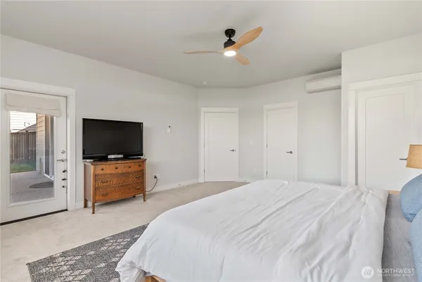 $1,299,999 | 33473 Walnut Avenue Southeast, Black Diamond, WA 98010