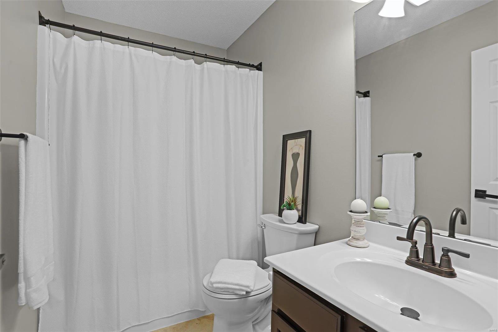 15 Weybridge Court Edwardsville, IL 62025 - Photo 26 of 39 Gallery Image 26