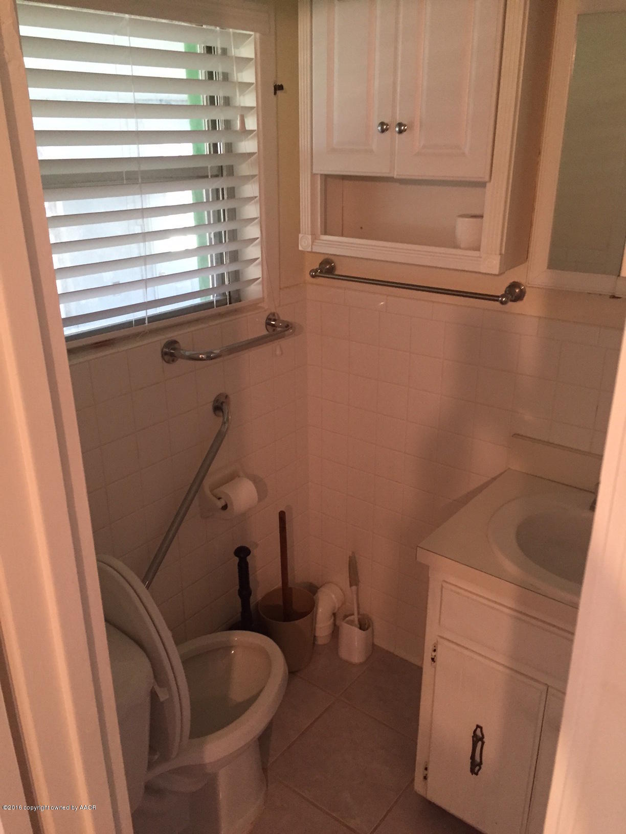 3414 Bristol Road Amarillo, TX 79109 - Photo 12 of 13 master bath