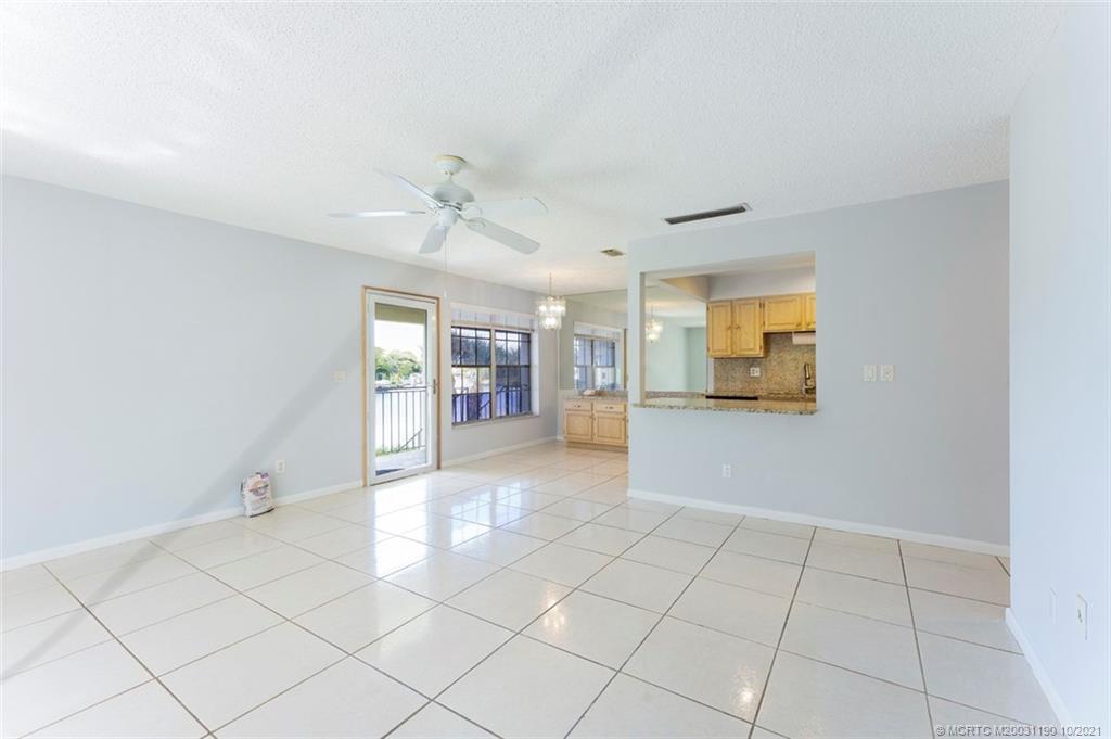 944 Northwest Spruce Ridge Drive, Unit B7 Stuart, FL 34994 - Photo 5 of 28