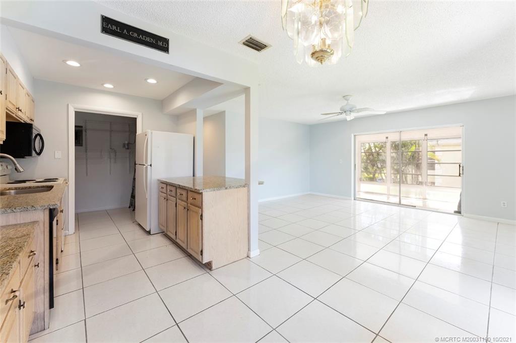 944 Northwest Spruce Ridge Drive, Unit B7 Stuart, FL 34994 - Photo 7 of 28