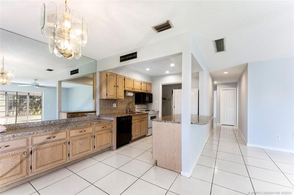 944 Northwest Spruce Ridge Drive, Unit B7 Stuart, FL 34994 - Photo 9 of 28