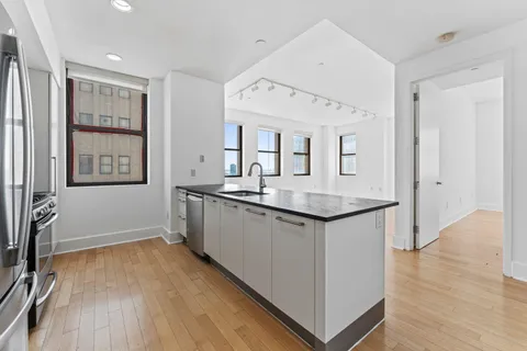 $565,000 | 4 Beacon Way, Unit 805, Jersey City, NJ 07304