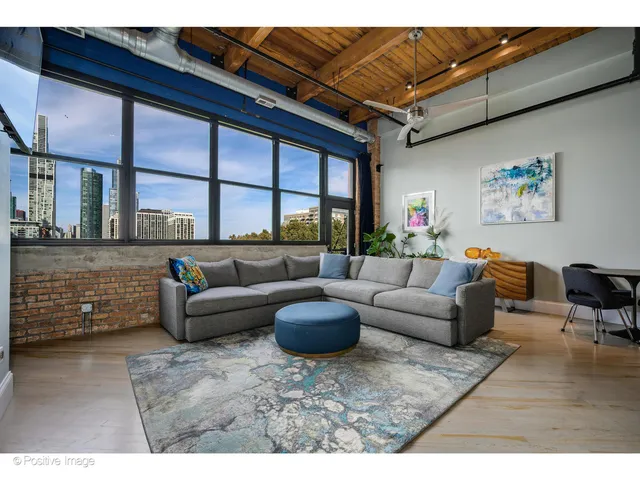 $1,099,000 | 1601 South Indiana Avenue, Unit 503, Chicago, IL 60616