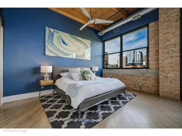 $1,099,000 | 1601 South Indiana Avenue, Unit 503, Chicago, IL 60616