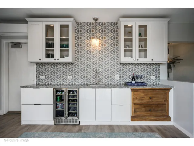 $1,099,000 | 1601 South Indiana Avenue, Unit 503, Chicago, IL 60616