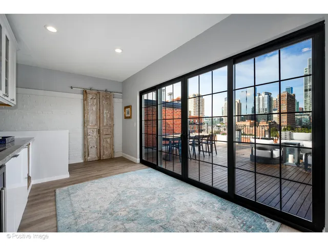 $1,099,000 | 1601 South Indiana Avenue, Unit 503, Chicago, IL 60616