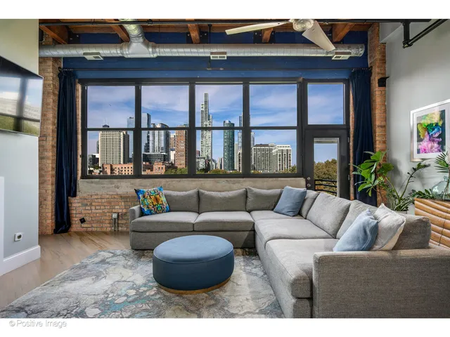 $1,099,000 | 1601 South Indiana Avenue, Unit 503, Chicago, IL 60616