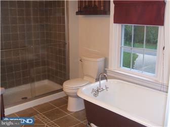15020 Trevose Road Philadelphia, PA 19116 - Photo 10 of 12 Bathroom
