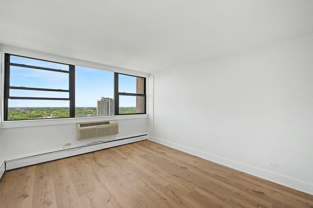 5740 North Sheridan Road, Unit 17C Chicago, IL 60660 - Photo 20 of 32