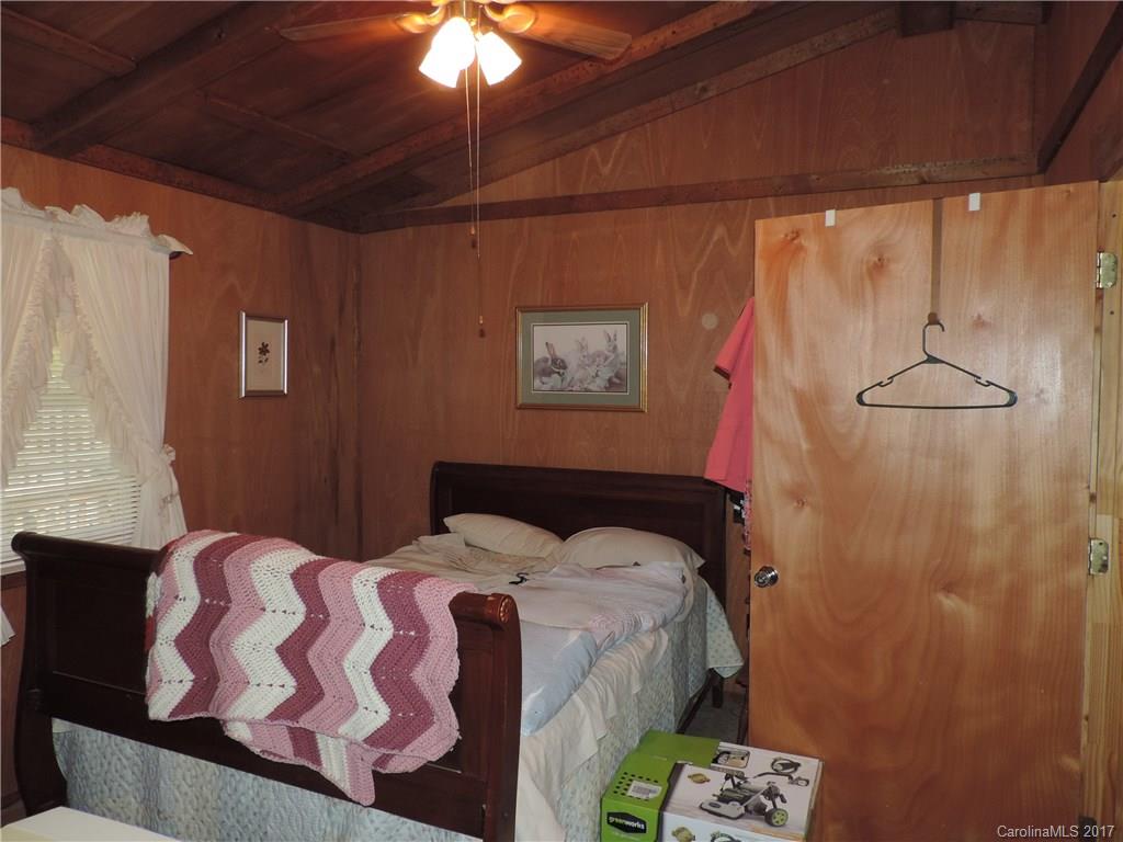 5705 Liner Creek Road Clyde, NC 28721 - Photo 6 of 17