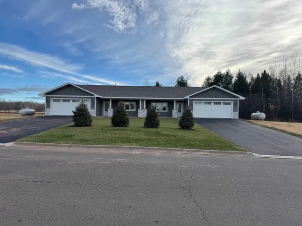 $376,900 | 4450 East Moose Horn Drive, Moose Lake, MN 55767