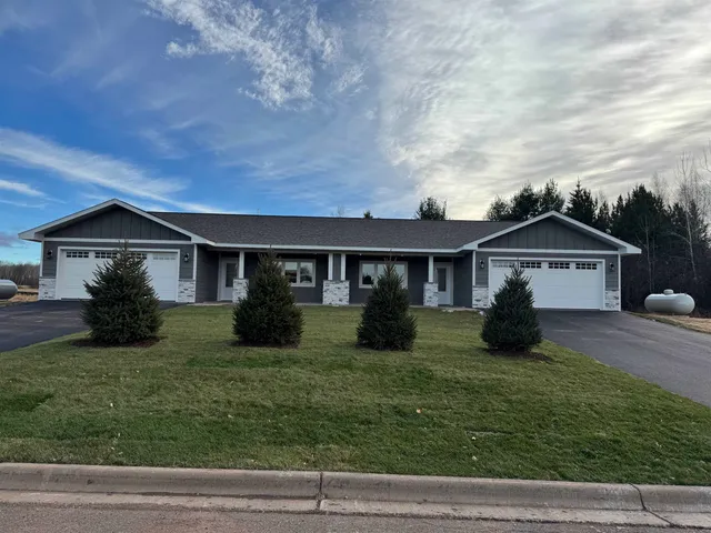 $376,900 | 4450 East Moose Horn Drive, Moose Lake, MN 55767