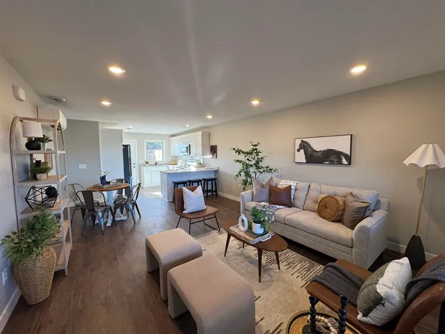 $376,900 | 4450 East Moose Horn Drive, Moose Lake, MN 55767