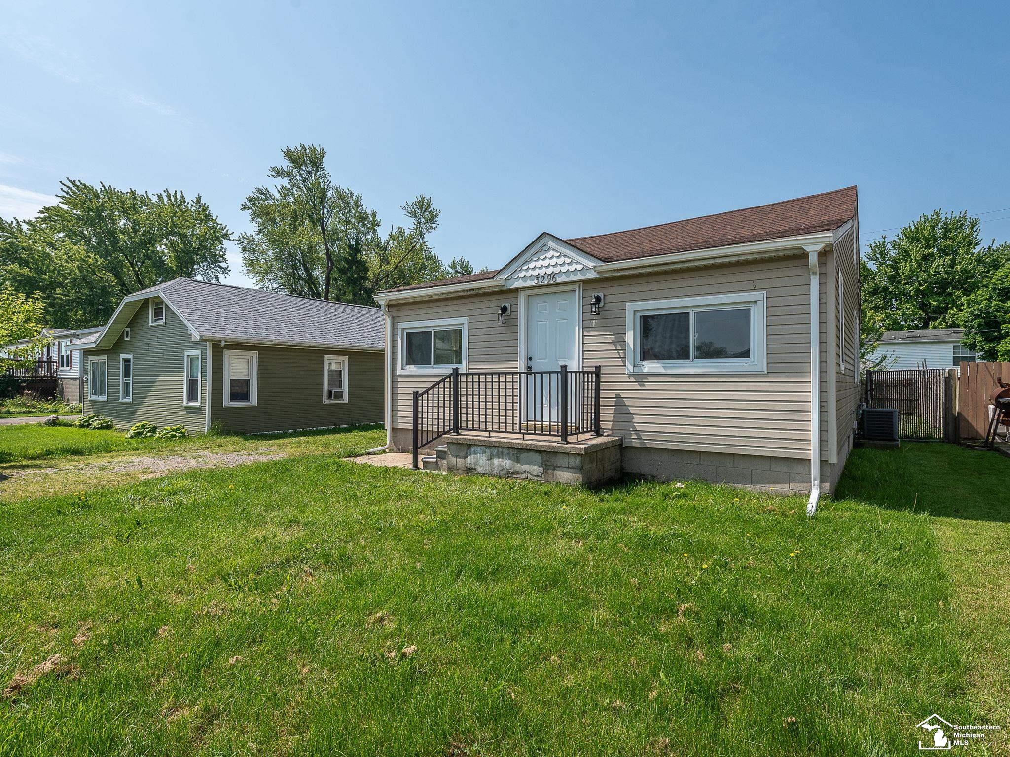 3296 9th Street Monroe, MI 48162 - Photo 19 of 22 50142912-e1f65270-c19f-4690-8021-95f72a405c14.JPG