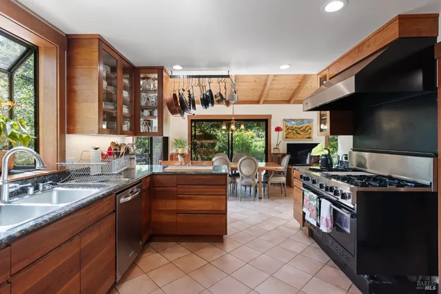 $2,195,000 | 7 Linsdale Lane, Point Reyes Station, CA 94956