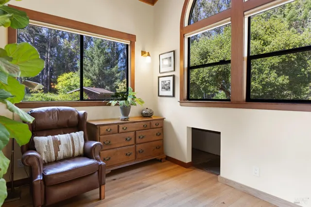 $2,195,000 | 7 Linsdale Lane, Point Reyes Station, CA 94956
