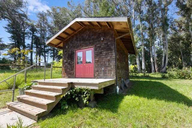 $2,195,000 | 7 Linsdale Lane, Point Reyes Station, CA 94956