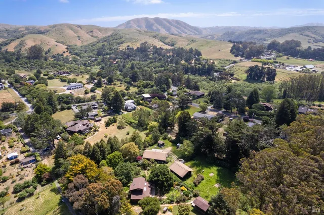 $2,195,000 | 7 Linsdale Lane, Point Reyes Station, CA 94956