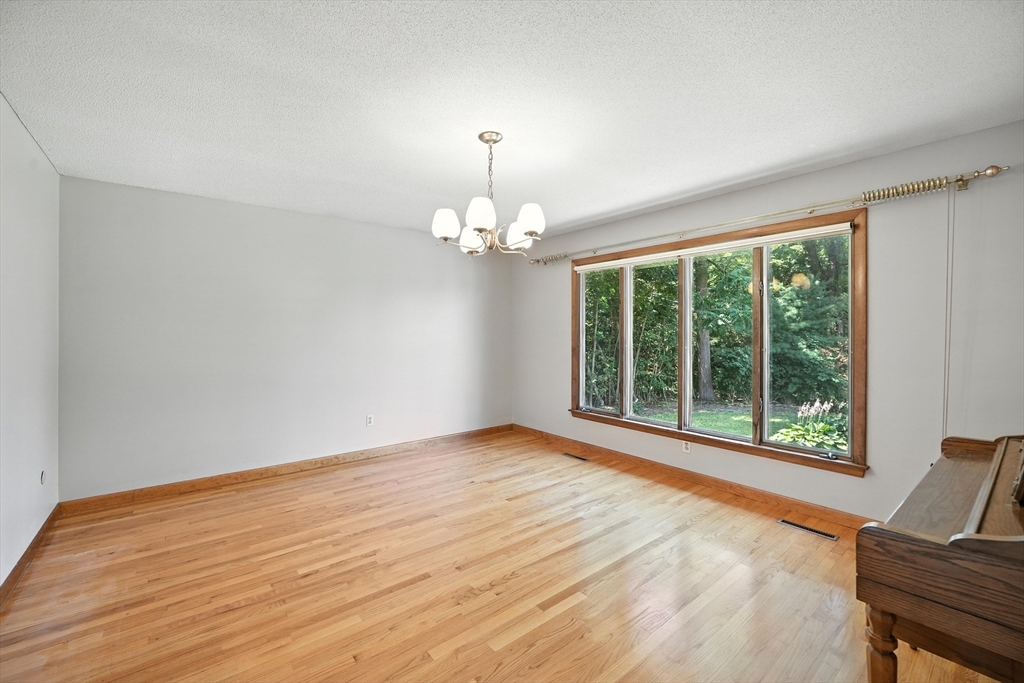 61 Lotus Street West Springfield, MA 01089 - Photo 13 of 35 Gallery Image 13