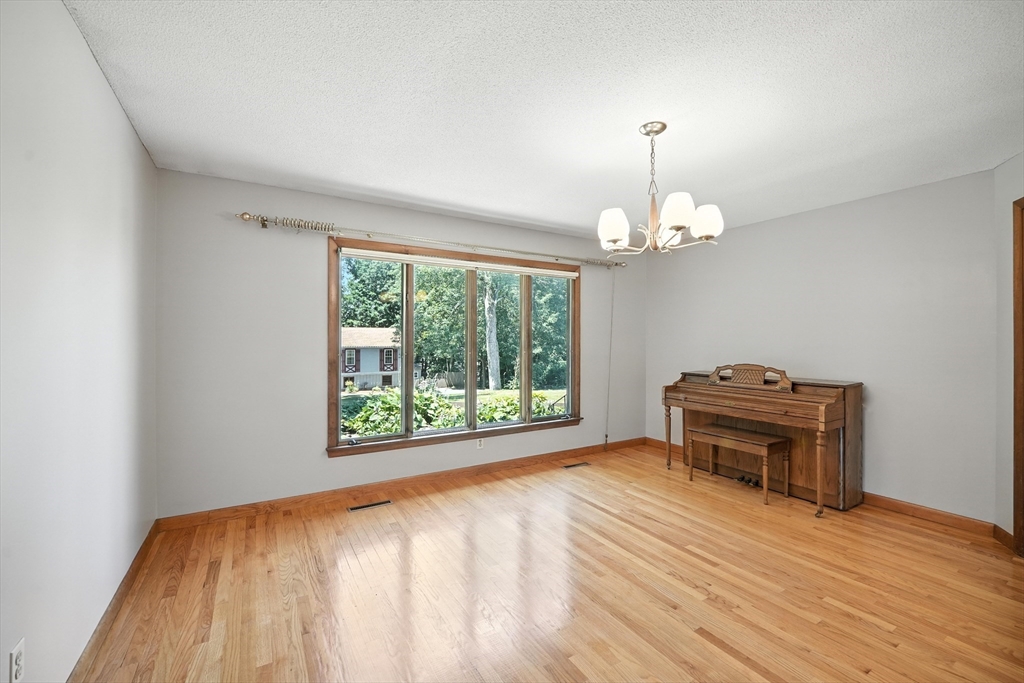 61 Lotus Street West Springfield, MA 01089 - Photo 14 of 35 Gallery Image 14