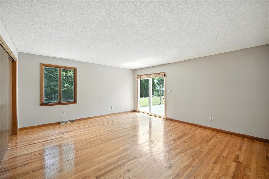 61 Lotus Street West Springfield, MA 01089 - Photo 16 of 35 Gallery Image 16