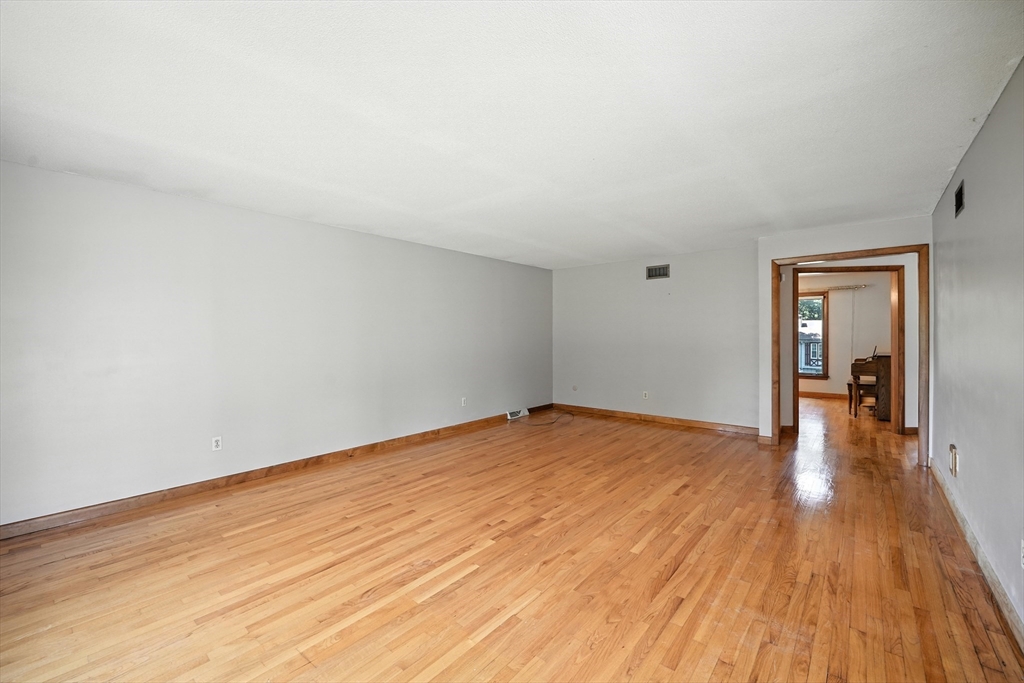 61 Lotus Street West Springfield, MA 01089 - Photo 26 of 35 Gallery Image 26