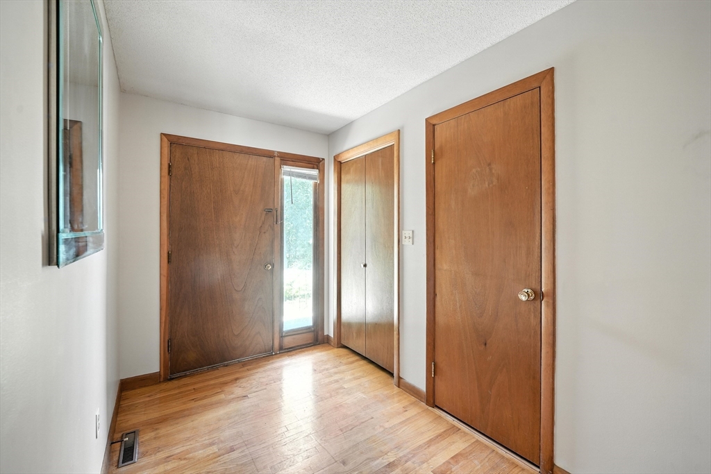 61 Lotus Street West Springfield, MA 01089 - Photo 27 of 35 Gallery Image 27