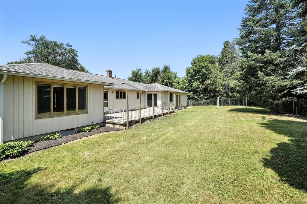61 Lotus Street West Springfield, MA 01089 - Photo 5 of 35 Gallery Image 5