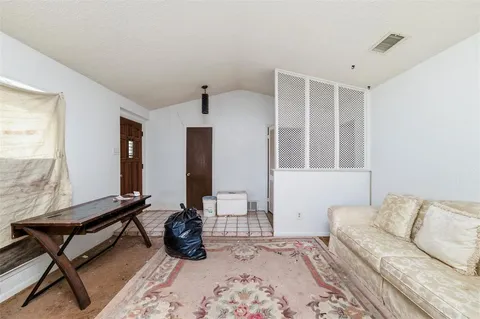$150,000 | 829 Ray Andra Drive, DeSoto, TX 75115