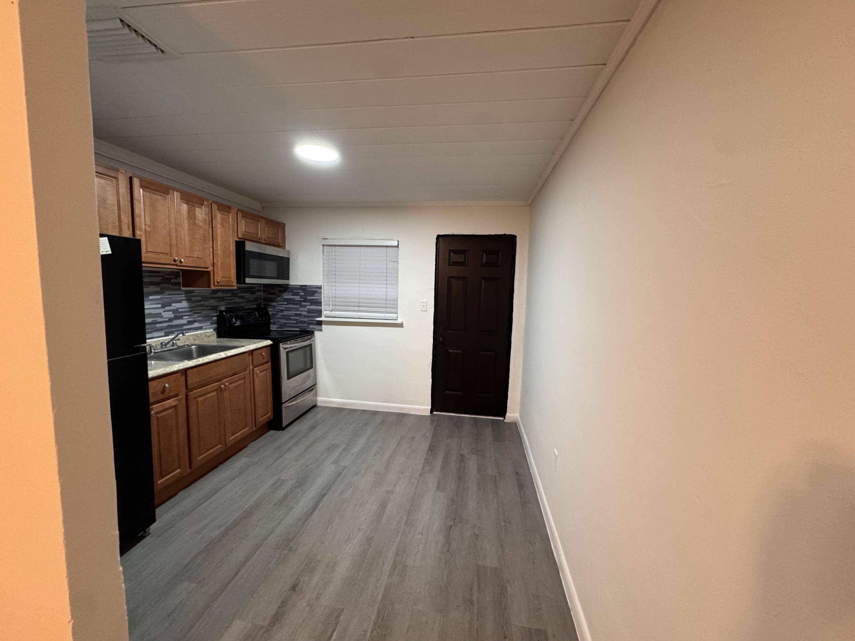 1312 Edgewood Terrace, Unit B Fort Pierce, FL 34950 - Photo 7 of 12 IMG_0675