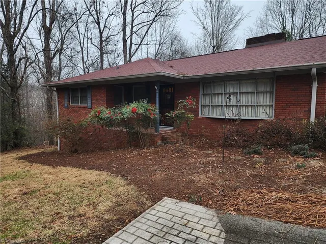 $317,800 | 865 Armory Road, North Wilkesboro, NC 28659