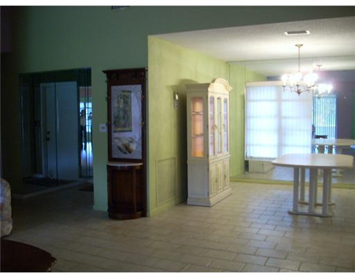 10669 Greenbriar Court Boca Raton, FL 33498 - Photo 6 of 9 Additional Photo