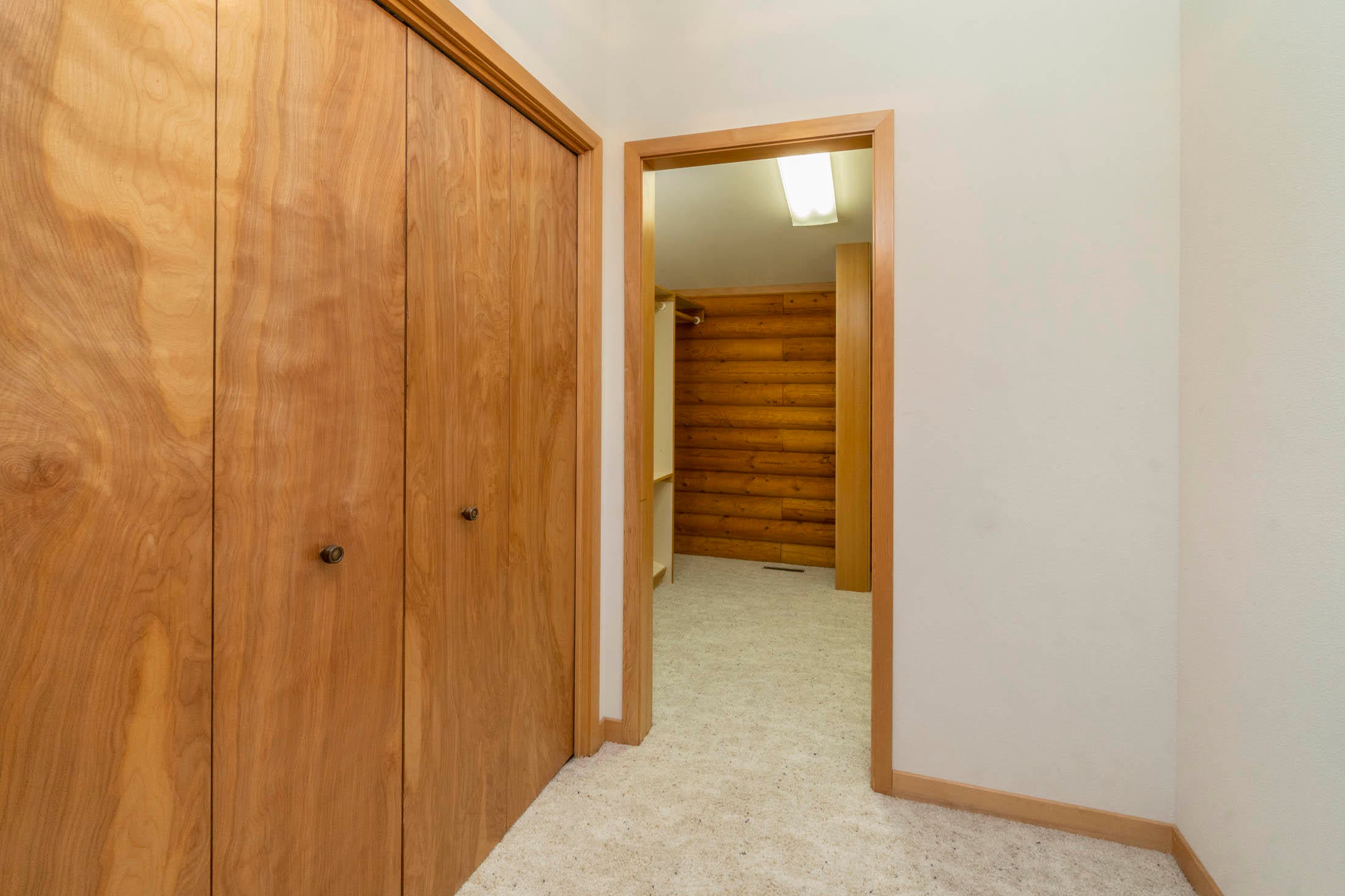 18045 Skyliners Road Bend, OR 97703 - Photo 15 of 27 11-master closet