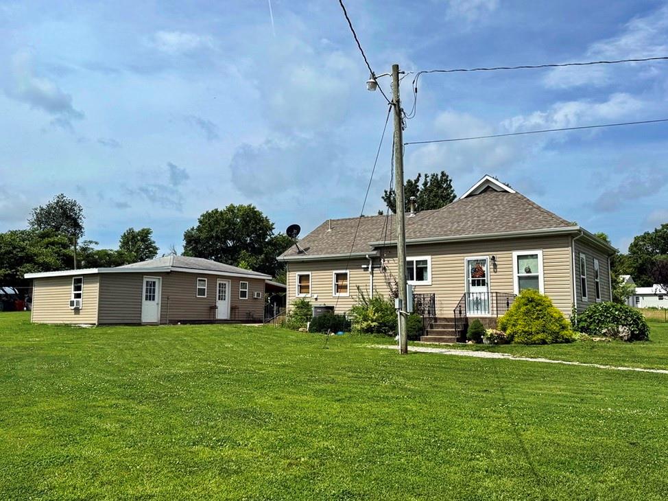 5125 Southwest 815 Road El Dorado Springs, MO 64744 - Photo 2 of 48