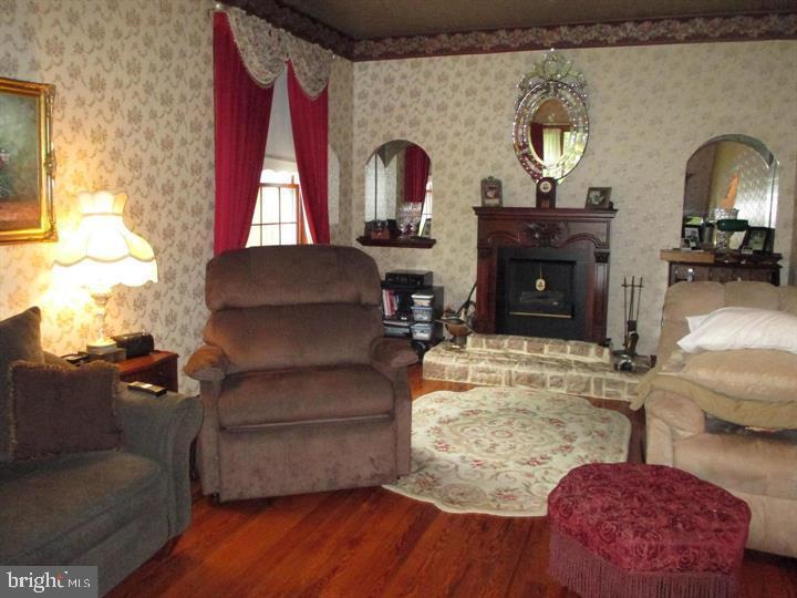 9020 Pine Road Philadelphia, PA 19115 - Photo 14 of 25