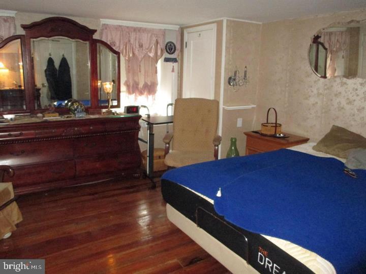 9020 Pine Road Philadelphia, PA 19115 - Photo 4 of 25