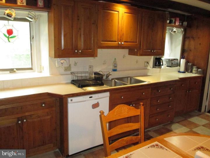 9020 Pine Road Philadelphia, PA 19115 - Photo 9 of 25