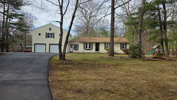 $575,000 | 11 Walnut Street, Douglas, MA 01516