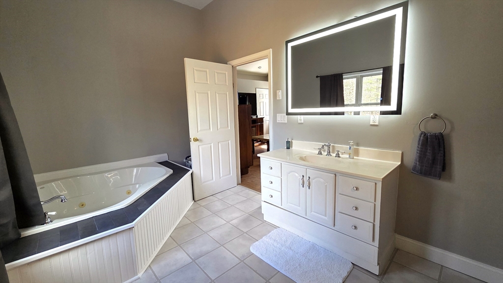 11 Walnut Street Douglas, MA 01516 - Photo 17 of 40