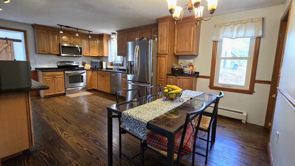 11 Walnut Street Douglas, MA 01516 - Photo 6 of 40