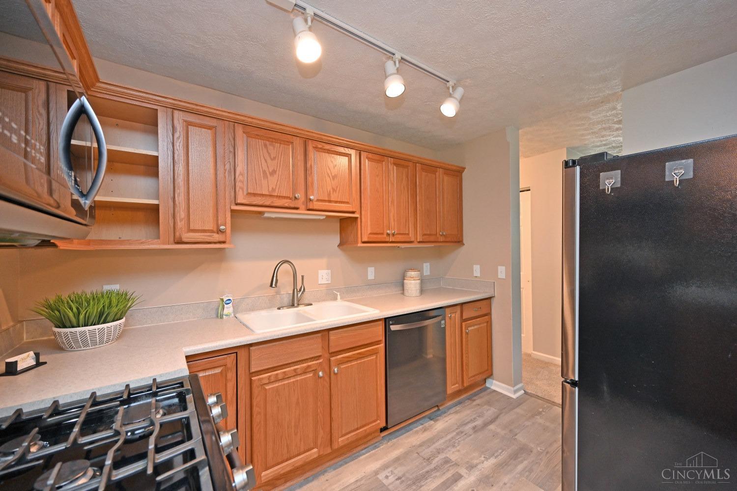 5145 Rapid Run Road Cincinnati, OH 45238 - Photo 13 of 34
