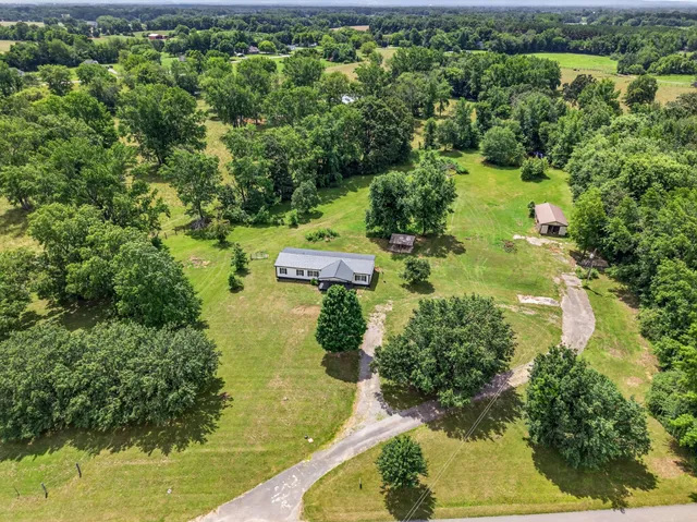 $265,000 | 699 Howell Hill Road, Flintville, TN 37335