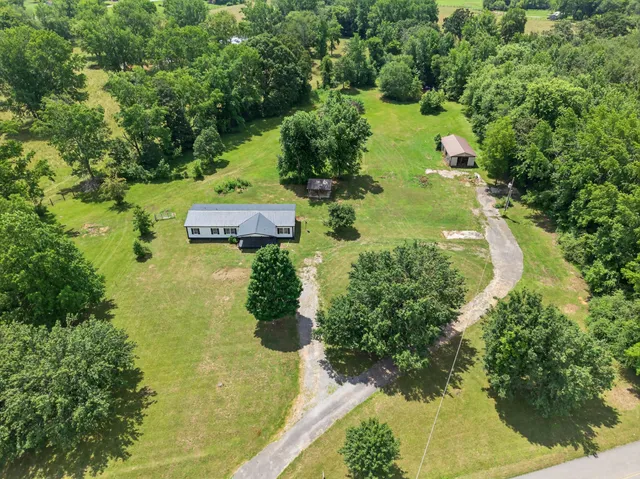$265,000 | 699 Howell Hill Road, Flintville, TN 37335