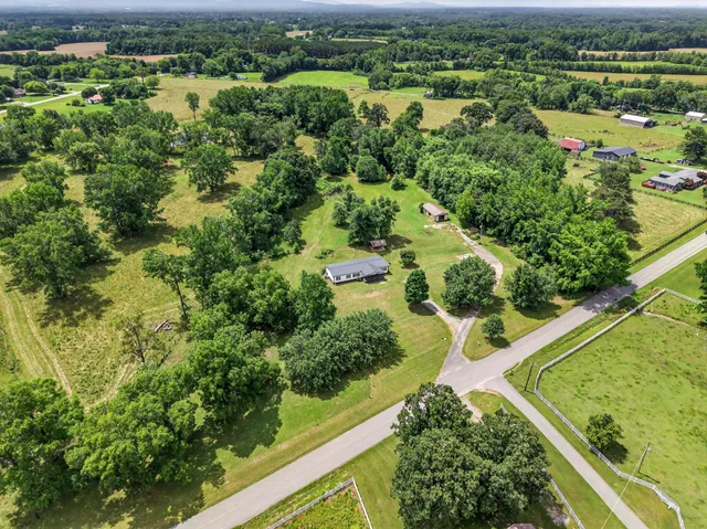 $265,000 | 699 Howell Hill Road, Flintville, TN 37335