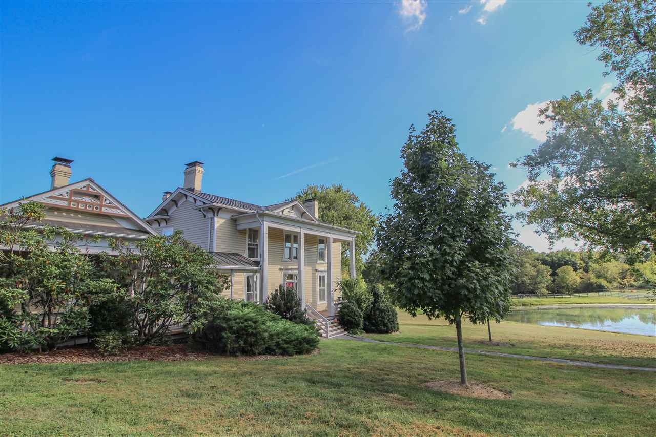 511 Rockfish Road Waynesboro, VA 22980 - Photo 4 of 44 Gallery Image 4